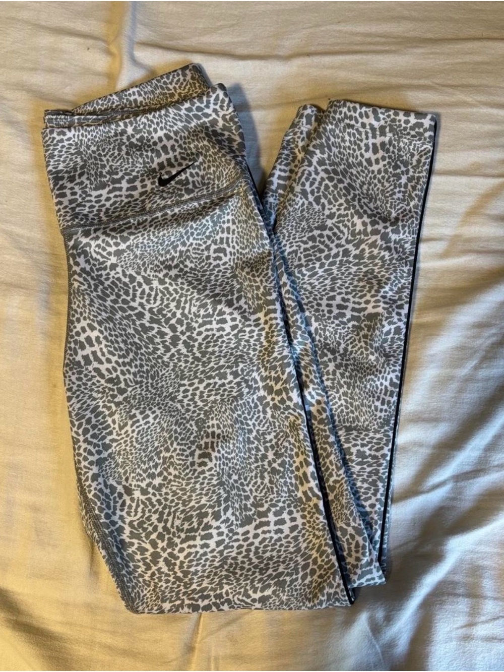 Nike Women’s Gray Animal Print Jeggings